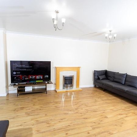 הוילה Snodland 5-Bed Modern & Luxurious House מראה חיצוני תמונה