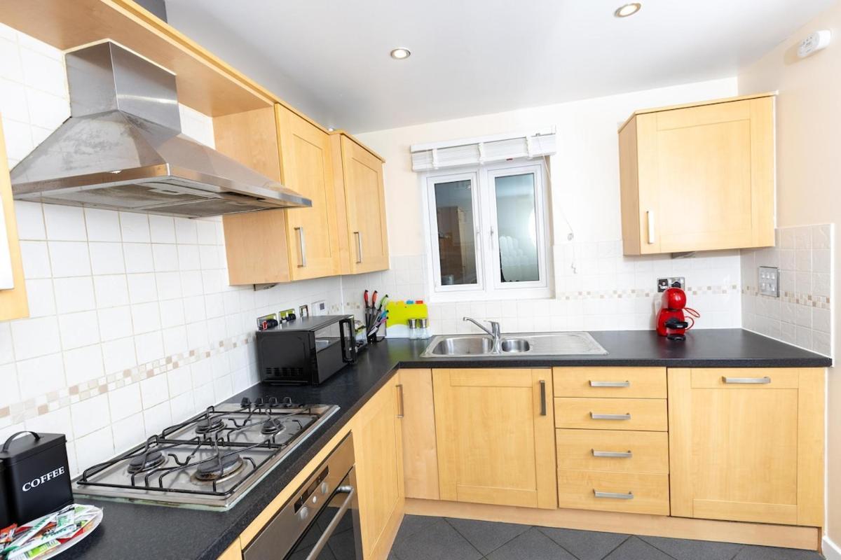הוילה Snodland 5-Bed Modern & Luxurious House מראה חיצוני תמונה