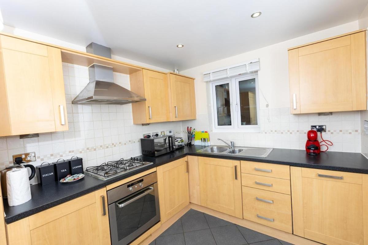 הוילה Snodland 5-Bed Modern & Luxurious House מראה חיצוני תמונה
